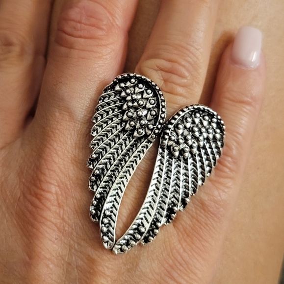 Wings of an Angel Heart Shaped Oxidized Heavy Silver Statement Ring - Picture 4 of 7